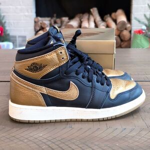 Air Jordan 1 Retro High OG GS Black Metallic Gold Sneakers Sz 5Y